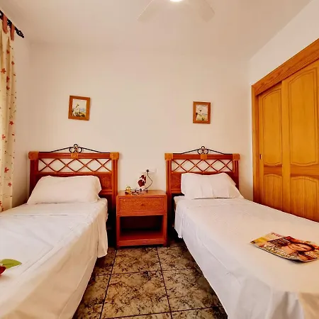 Apartment With Sea Views - Playa Nufragos *